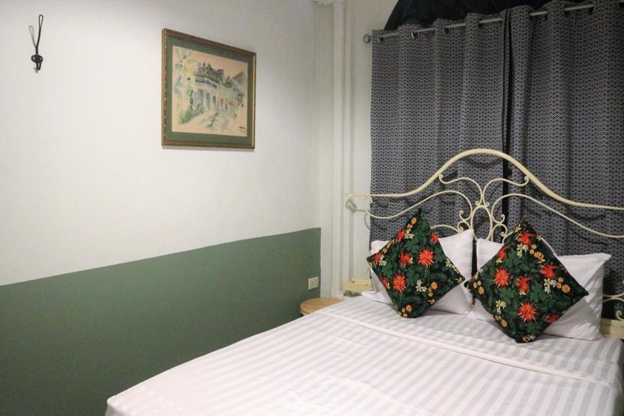 The Neighbors Hostel (Adults Only) Phuket Esterno foto