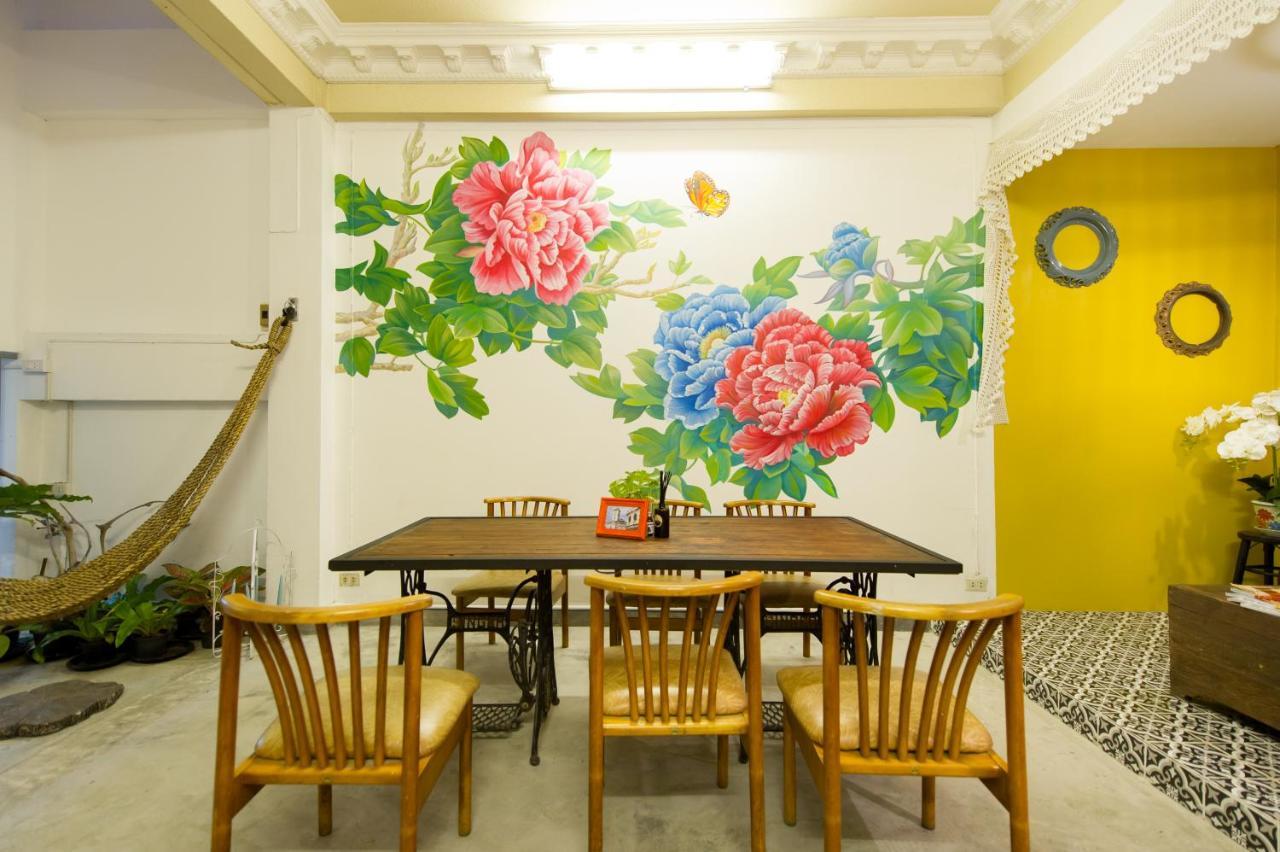 The Neighbors Hostel (Adults Only) Phuket Esterno foto