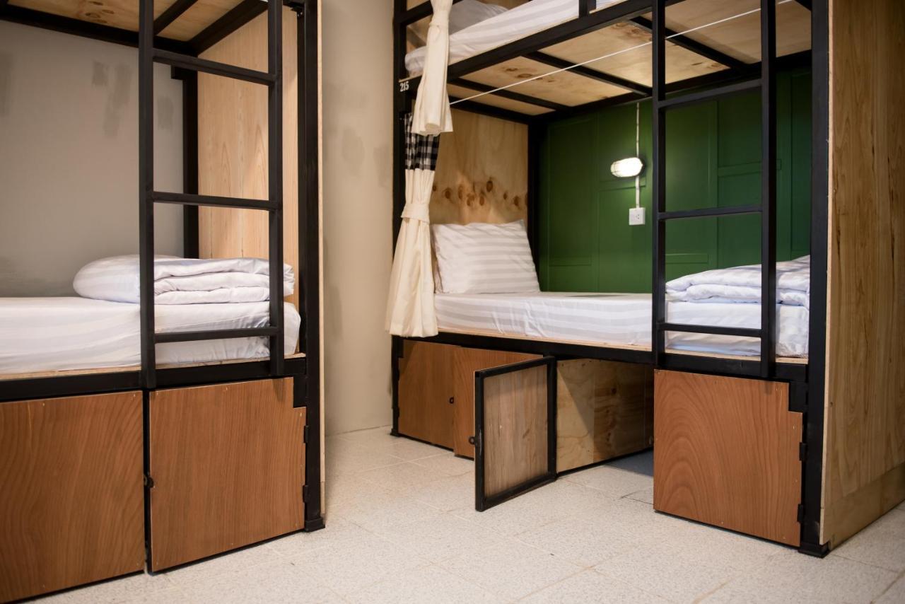 The Neighbors Hostel (Adults Only) Phuket Esterno foto