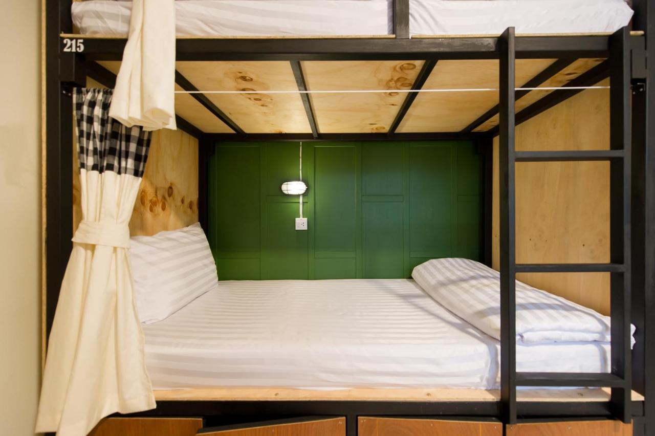 The Neighbors Hostel (Adults Only) Phuket Esterno foto