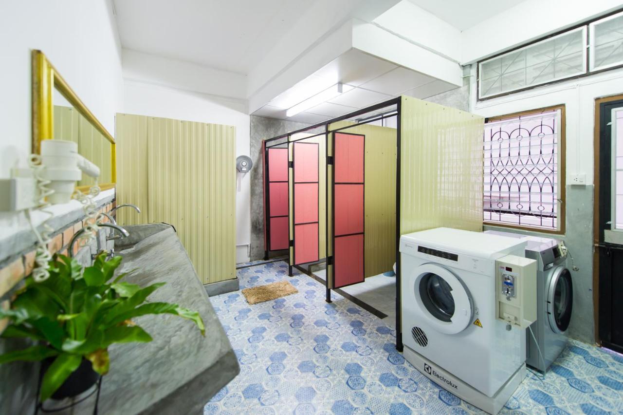 The Neighbors Hostel (Adults Only) Phuket Esterno foto