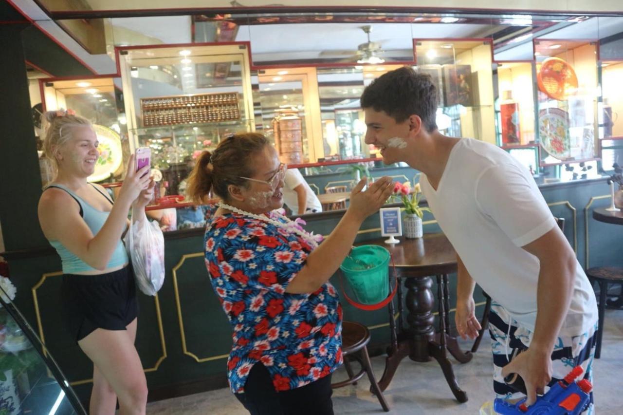 The Neighbors Hostel (Adults Only) Phuket Esterno foto